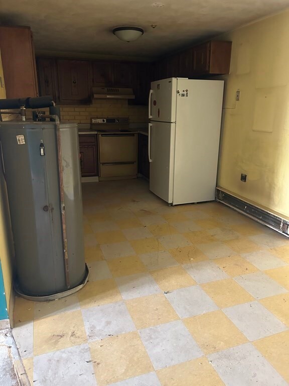 33 Lodgen Ct unit 3E, Malden, MA 02148 - photo 3