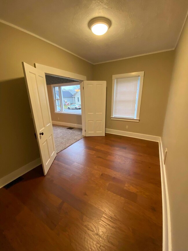 675 E 4th-14