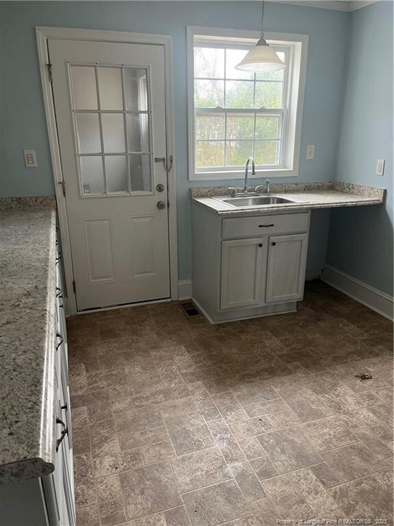 202 Roxie Ave, Fayetteville, NC 28304 - photo 6