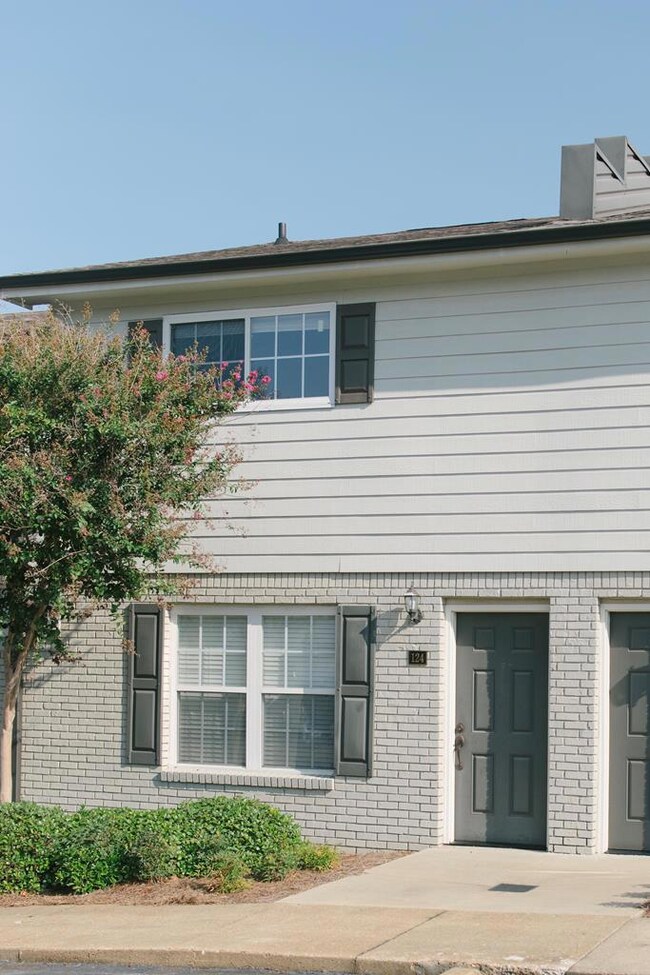 1802 Jackson Ave W, Oxford, MS 38655 - photo 2