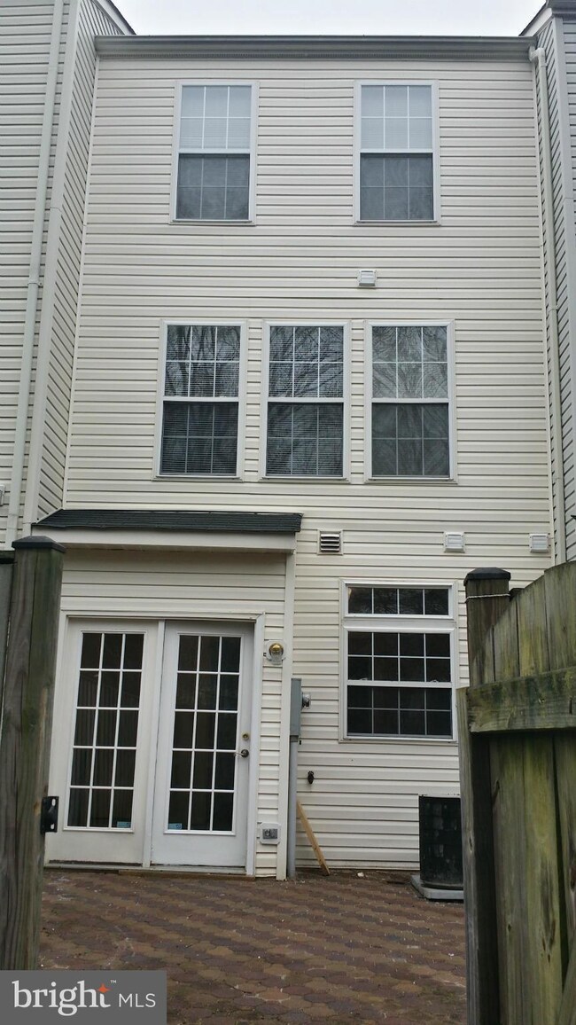 15543 Three Otters Place unit 15543, Manassas, VA 20112 - photo 2