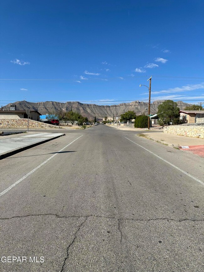 3704 Taylor Ave, El Paso, TX 79930 - photo 3