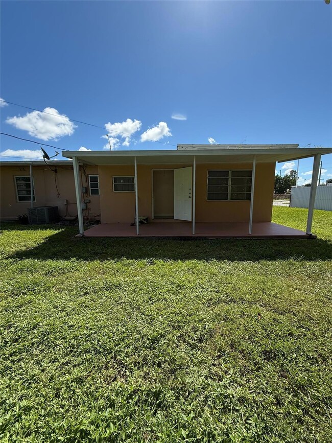 621 E 13th St, Hialeah, FL 33010 - photo 5