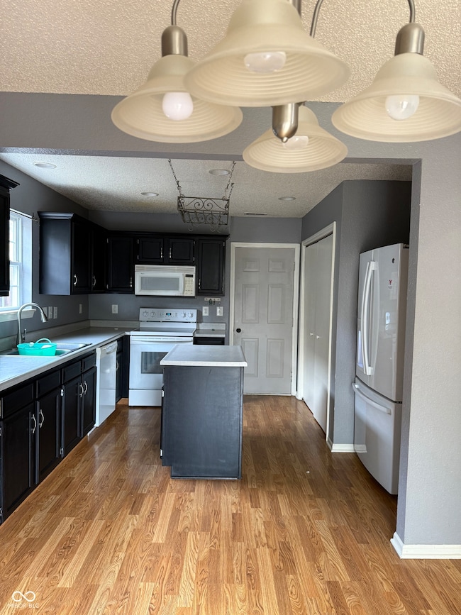 8152 Maple Stream Ln, Indianapolis, IN 46217 - photo 5