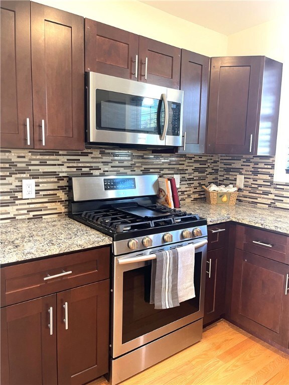 60 Village Green S unit 8, Riverside, RI 02915 - photo 4