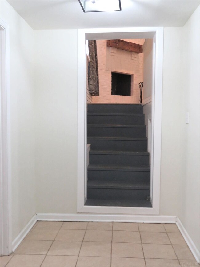 69 11th St, Covington, IN 47932 - photo 5