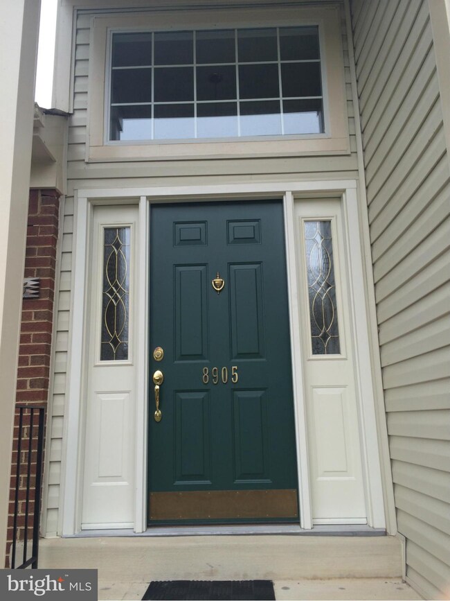 8905 Triple Ridge Rd, Fairfax Station, VA 22039 - photo 2