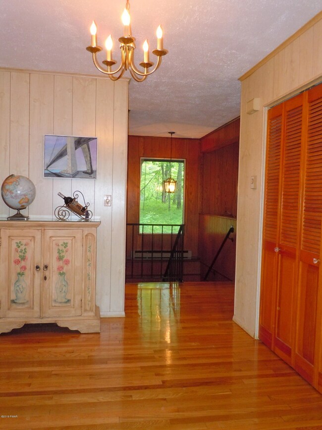 106 Blackbirch Ln, Hawley, PA 18428 - photo 3