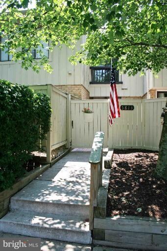 5813 Harness Ct, Columbia, MD 21044 - photo 2