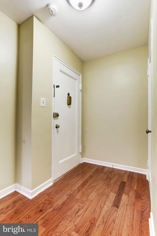 2221 Washington Ave unit 102, Silver Spring, MD 20910 - photo 3
