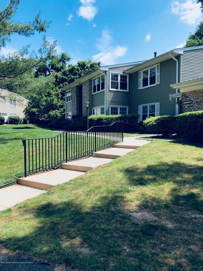 55 Snowberry Ct unit 292, Red Bank, NJ 07701 - photo 2