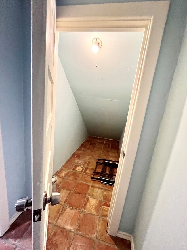 2012 Elmen St unit 2, Houston, TX 77019 - photo 7