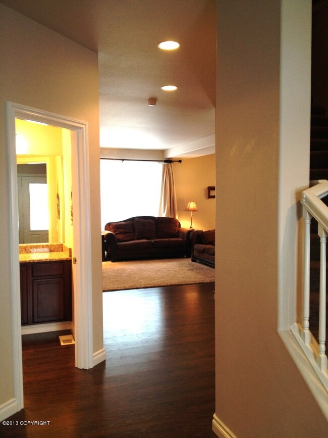 Entry and powder bath