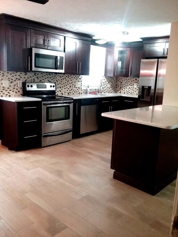 28 Lebanon St, Worcester, MA 01603 - photo 4