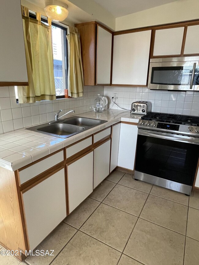 Newer Gas Range