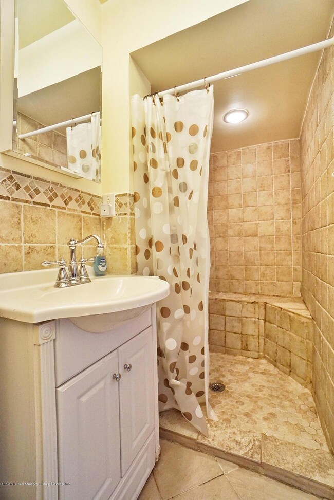 47 Simmons Loop, Staten Island, NY 10314 - photo 7