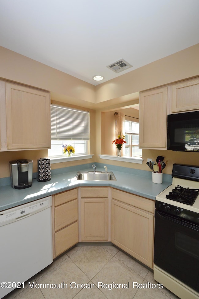 2712 Rockport Ln, Toms River, NJ 08755 - photo 6