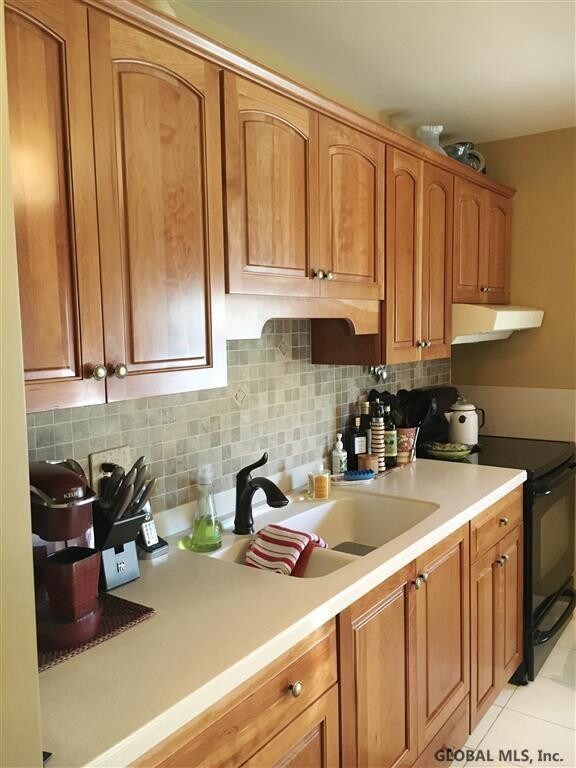 9 Woodhall Ln, Clifton Park, NY 12065 - photo 6