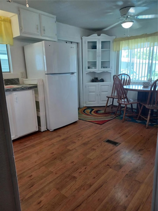 34620 Sweetpea Ln, Zephyrhills, FL 33541 - photo 3