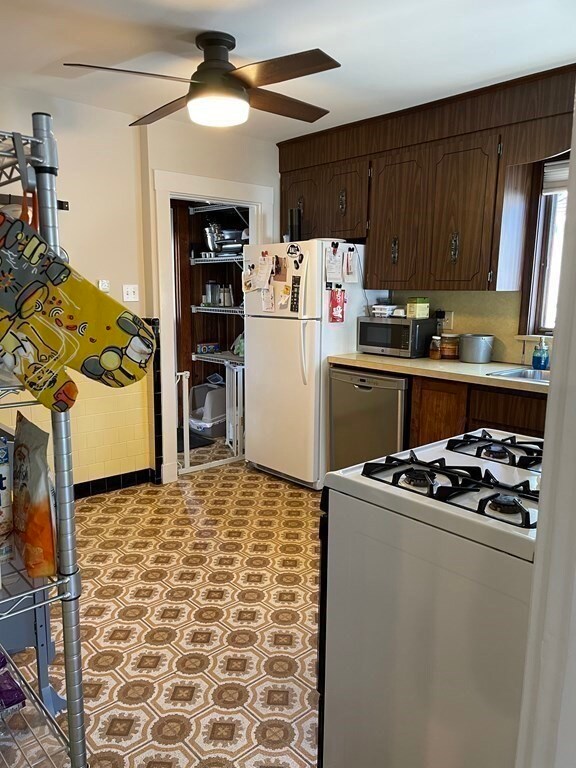 75 Windsor St unit 2, Arlington, MA 02474 - photo 6