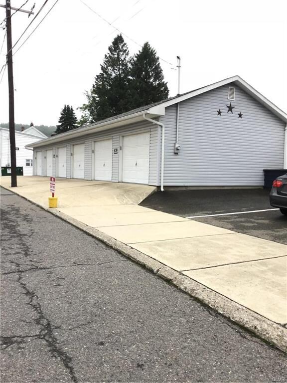 202 W Phillips St, Coaldale, PA 18218 - photo 5