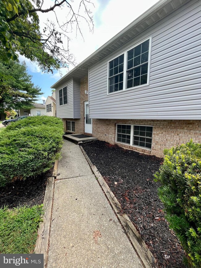 319 Key Ave, Brooklyn, MD 21225 - photo 3