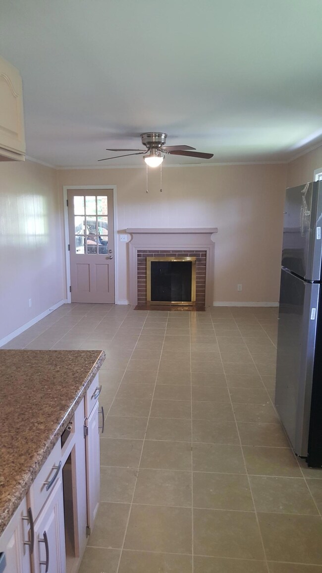 5 Dining Area
