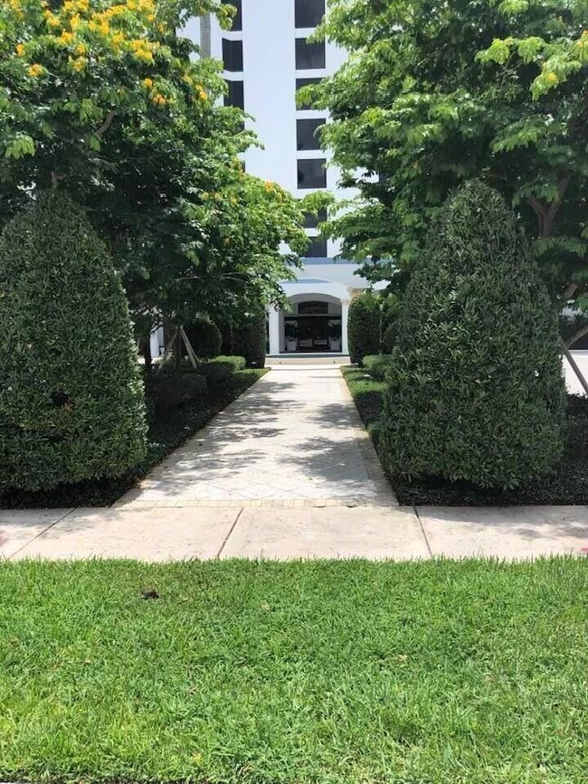 Portofino South Condominiums unit 8060, West Palm Beach, FL 33405 - photo 7