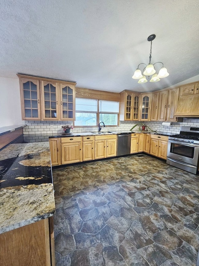 168 Charm Cir, Princeton, WV 24740 - photo 6