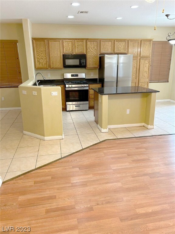 7581 Garden Galley St, Las Vegas, NV 89139 - photo 6