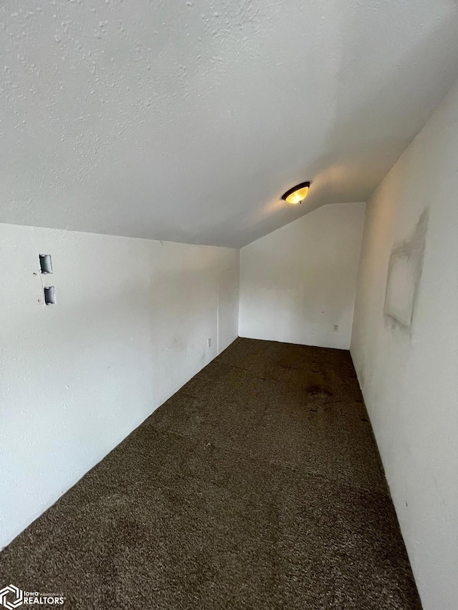 406 4th St, Deep River, IA 52222 - photo 6