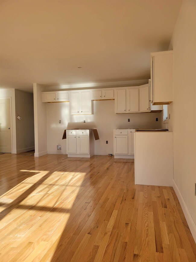 3 Linwood St, Nashua, NH 03060 - photo 2