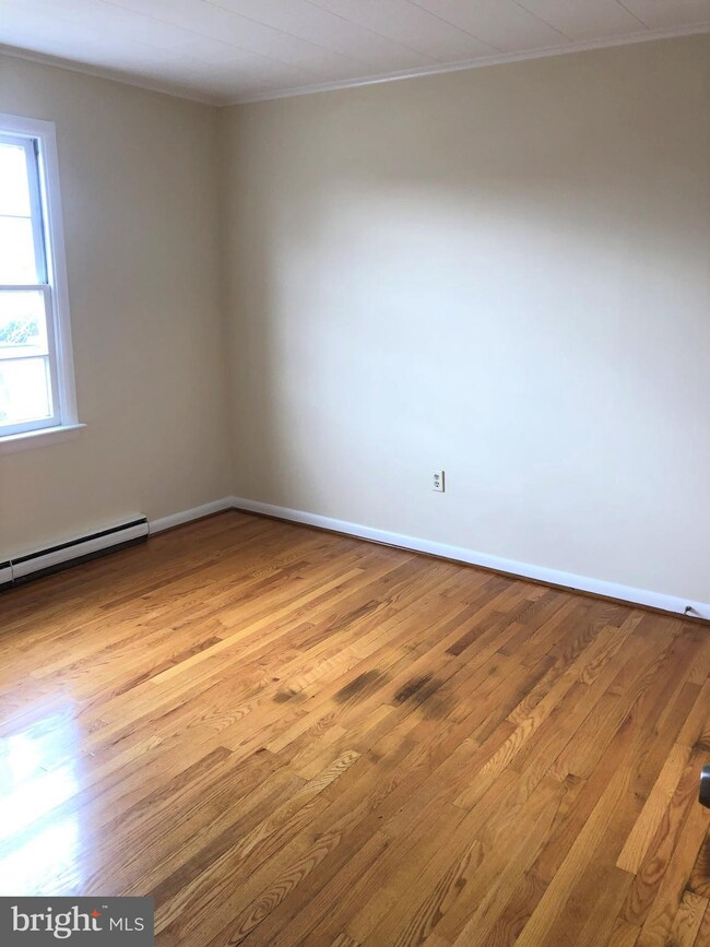 204 E Whitlock Ave, Winchester, VA 22601 - photo 6