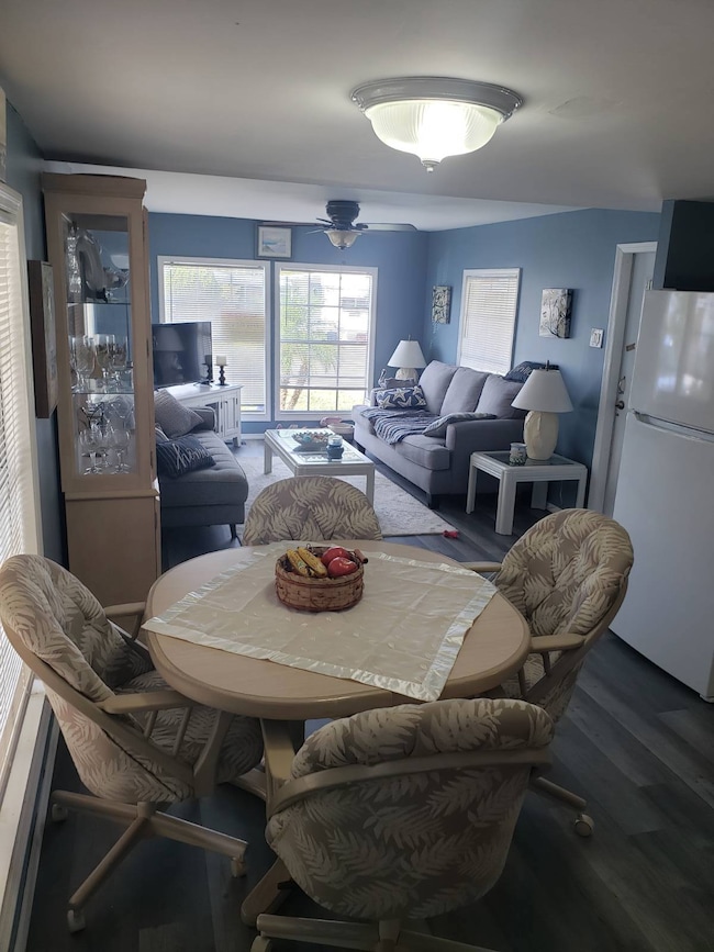 2525 Gulf City Rd unit 16, Ruskin, FL 33570 - photo 6