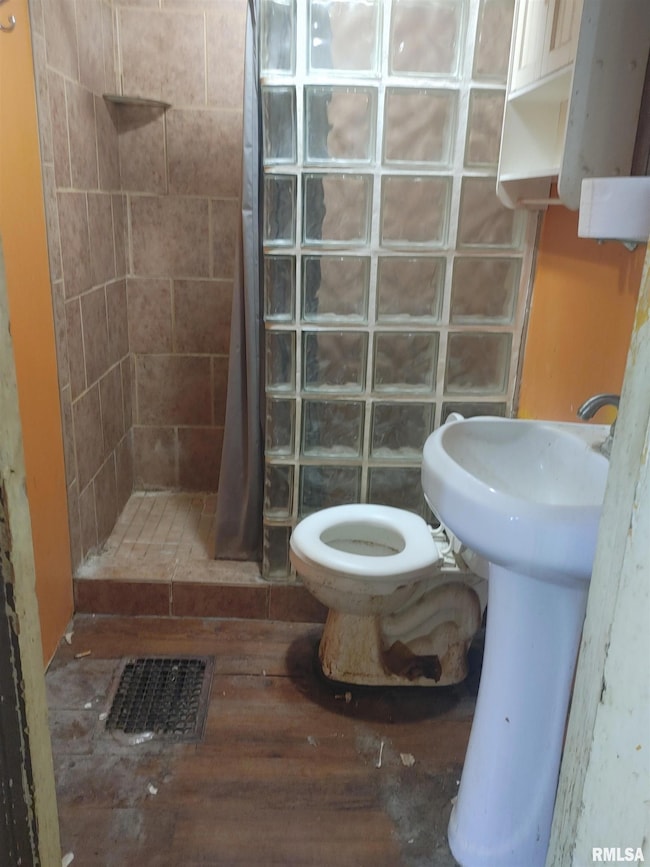 2020 Dixwell St, Davenport, IA 52802 - photo 7