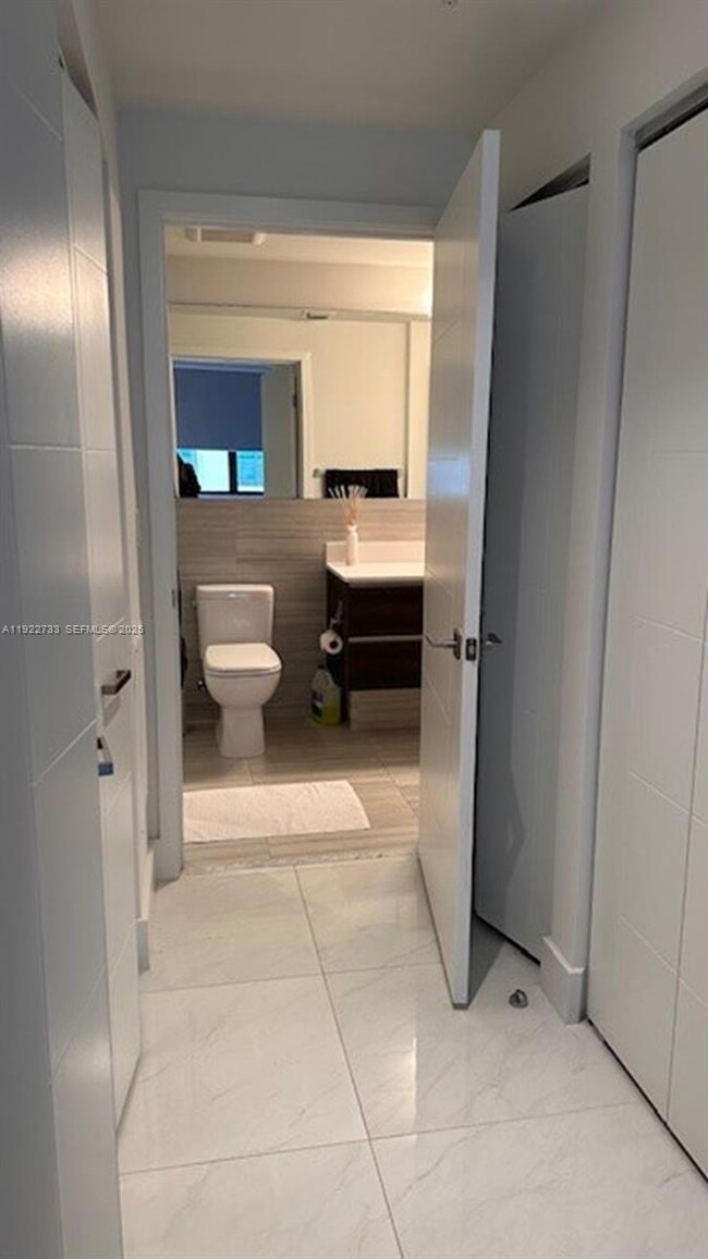 Merrick Manor unit 705, Coral Gables, FL 33146 - photo 5