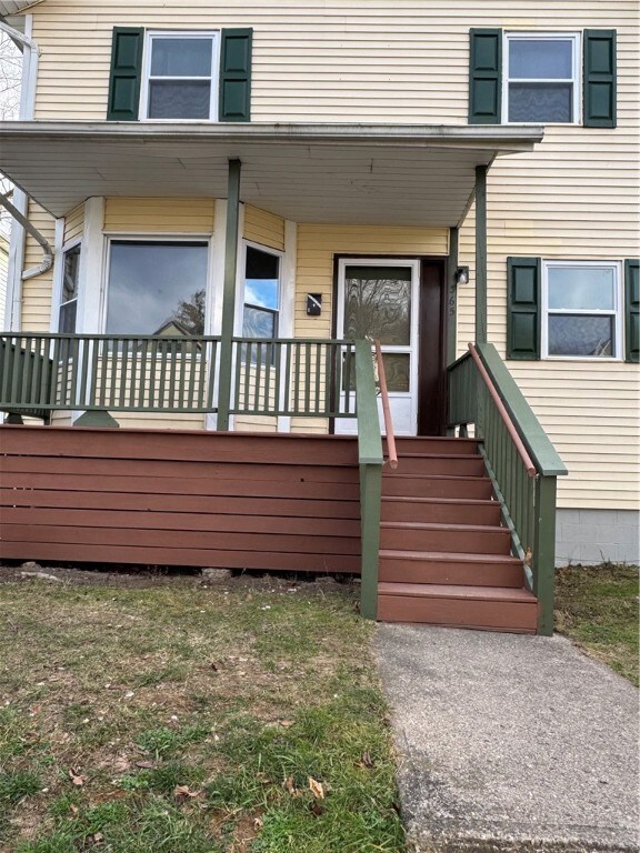 Apartment 1 front porch.