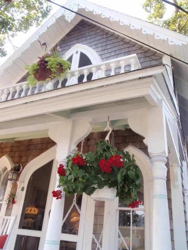 34 Narragansett Ave, Oak Bluffs, MA 02557 - photo 4