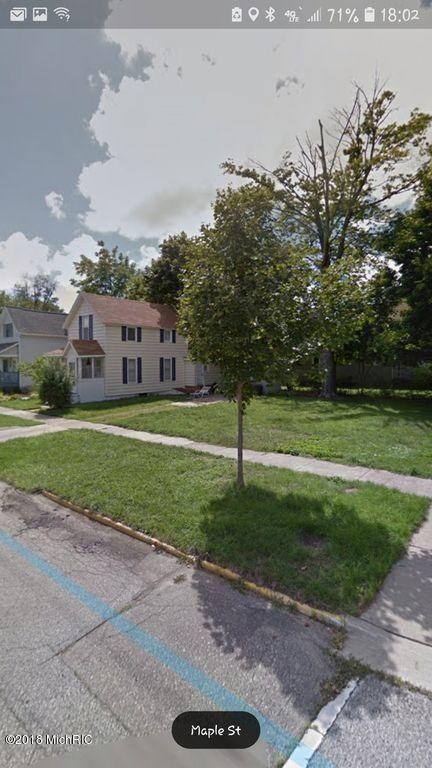 606 maple st yard