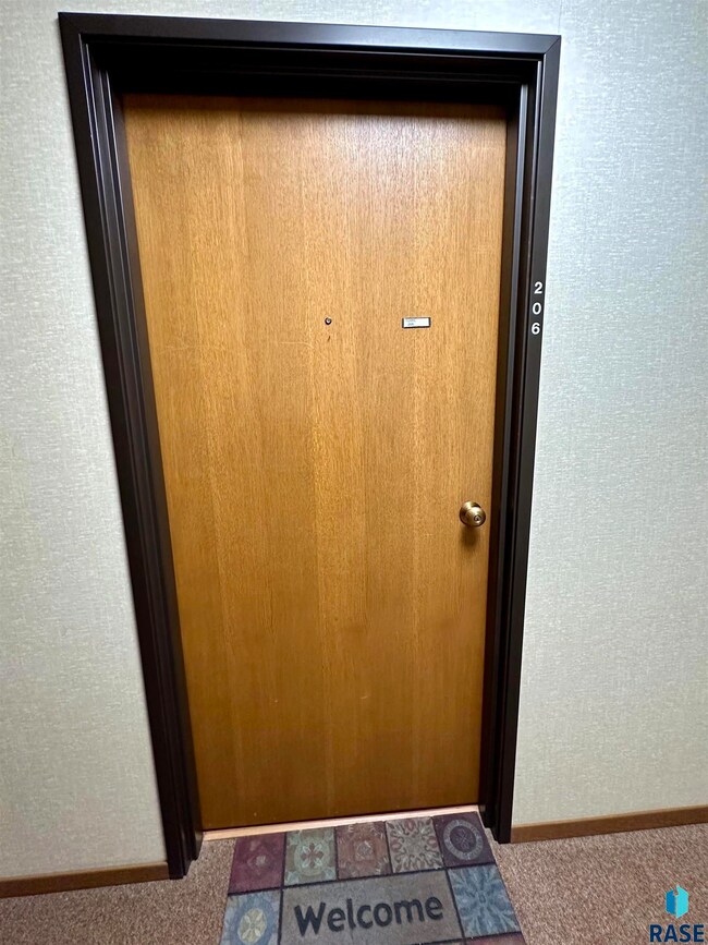 200 S Freeman Ave unit 206, Luverne, MN 56156 - photo 2