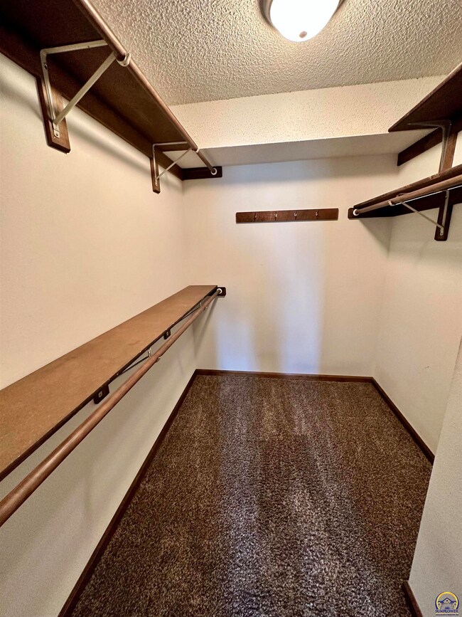 5641 SW Foxcroft Cir S unit 204, Topeka, KS 66614 - photo 7