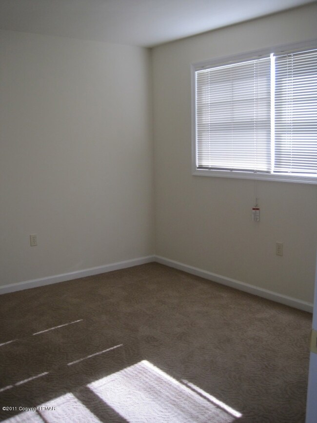 MASTER PRIVATE SITTING ROOM