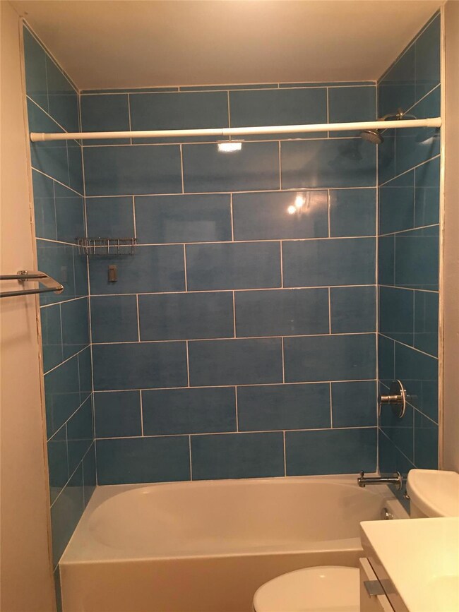 5306 Woodrow Ave unit 102, Austin, TX 78756 - photo 5