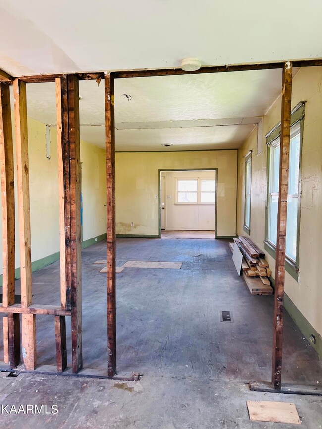 3369C196-2409-416D-A014-F80B28C4582F