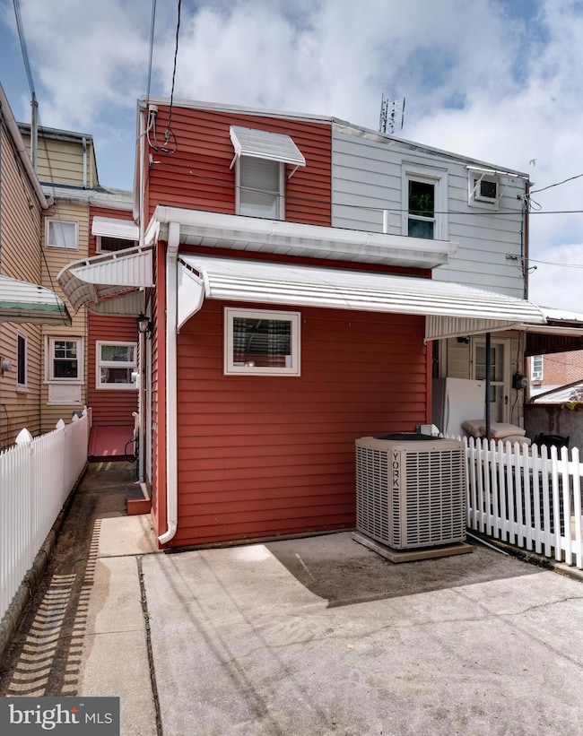 1347 Birch St, Reading, PA 19604 - photo 6