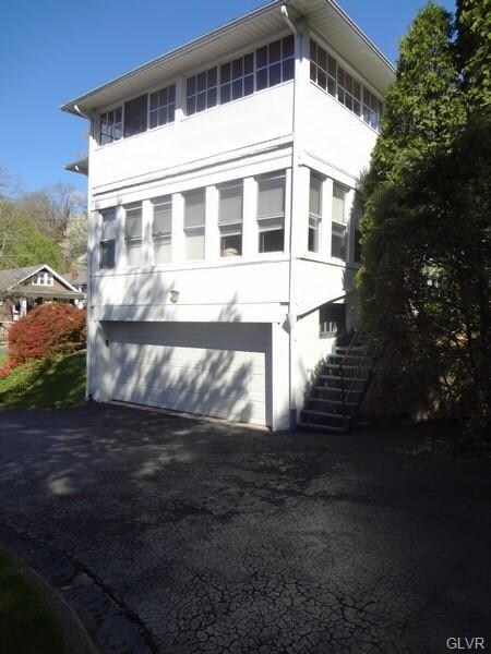 825 Coleman St, Easton, PA 18042 - photo 4