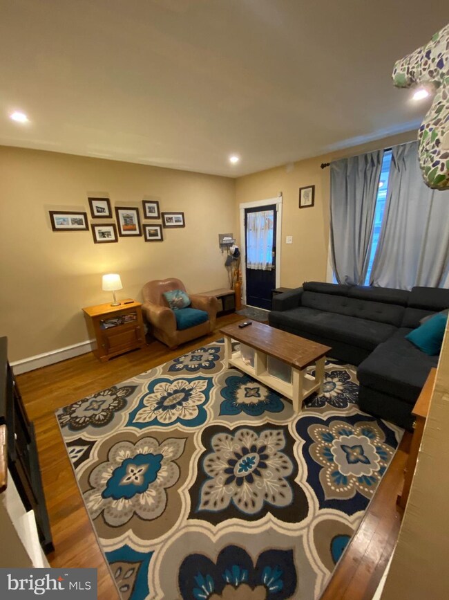 4720 Silverwood St, Philadelphia, PA 19128 - photo 3