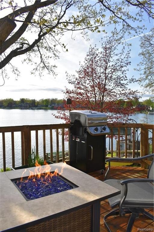 2913 Lansdowne Rd, Waterford, MI 48329 - photo 6