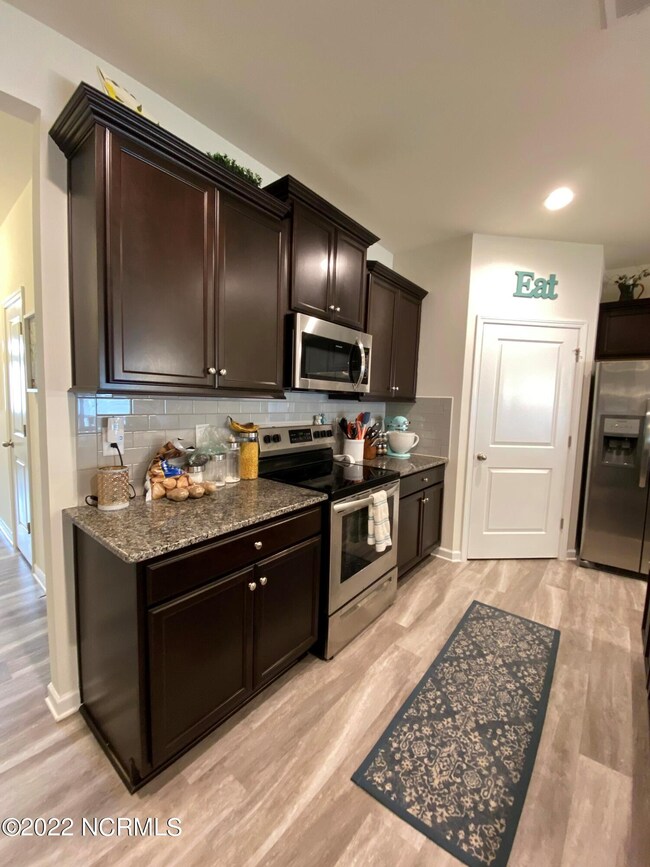 Plenty of Cabinet and Counter Space!