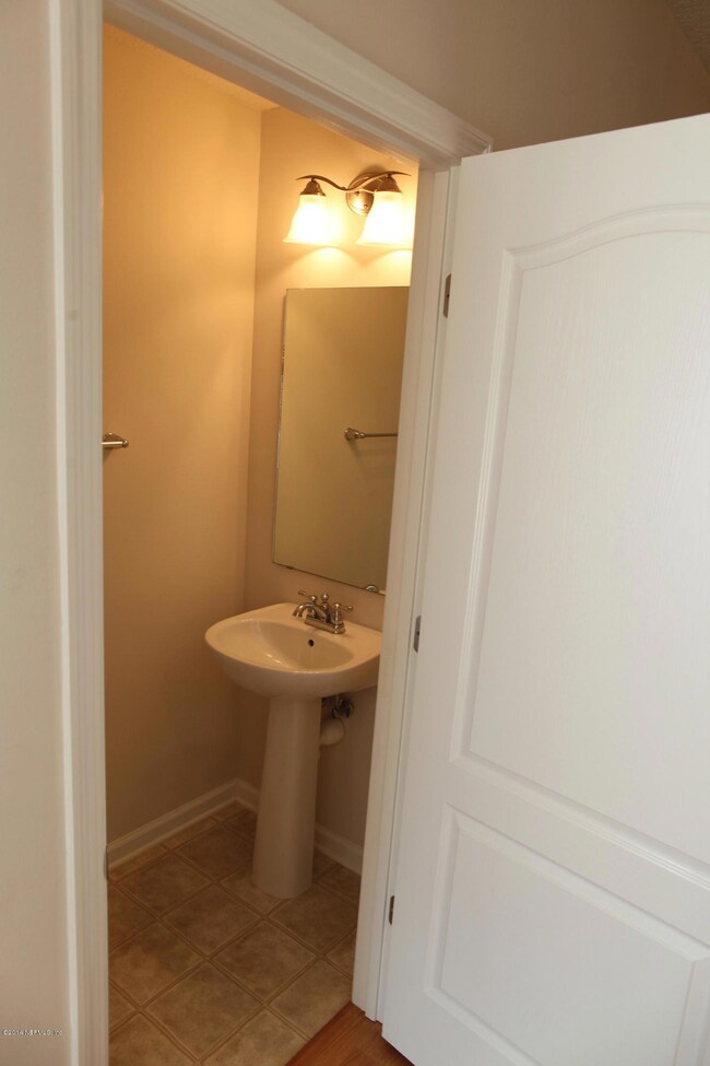 2327 White Sands Dr, Jacksonville, FL 32216 - photo 7